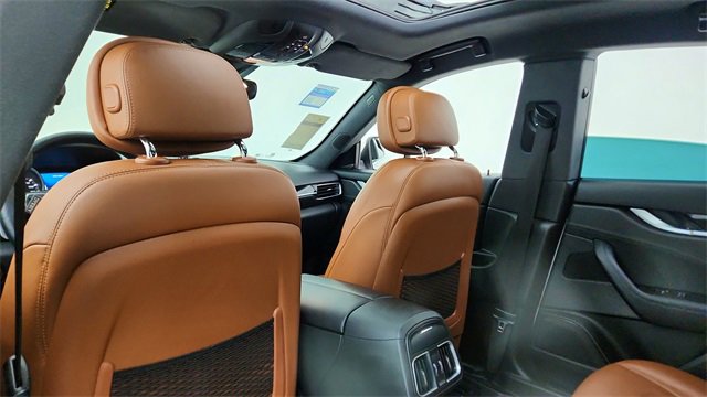 Used 2020 Maserati Levante S image 32