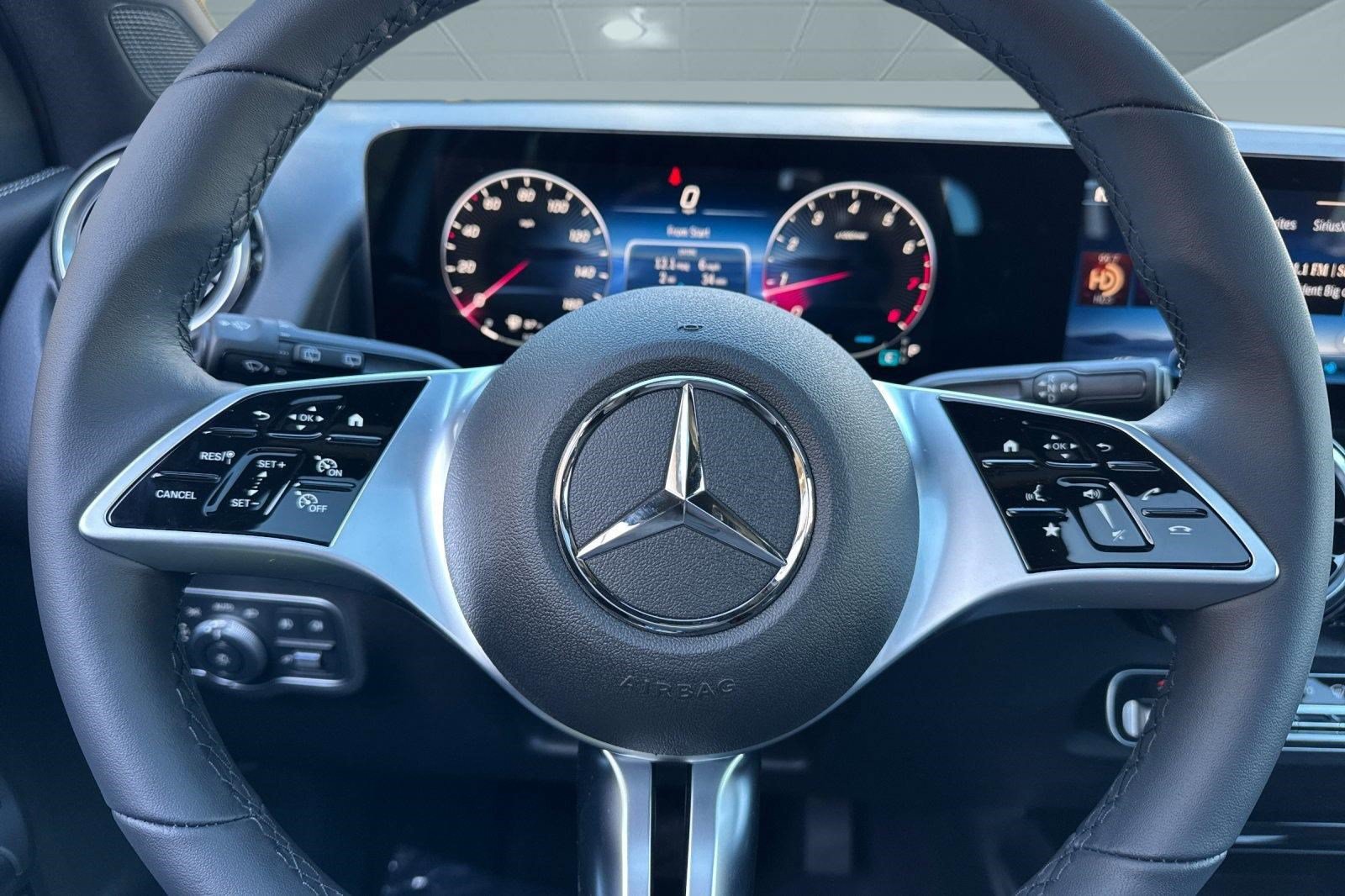 New 2026 Mercedes-Benz GLB 250 image 13