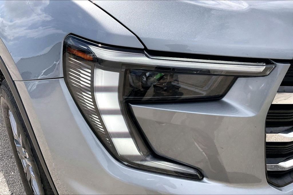 Used 2025 GMC Acadia Elevation image 32