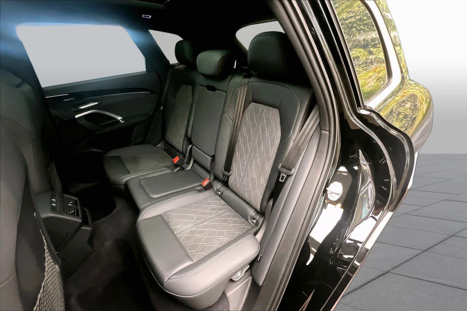 Certified 2025 Audi SQ5 Premium Plus w/ Premium Plus Package AWD/4WD image 21