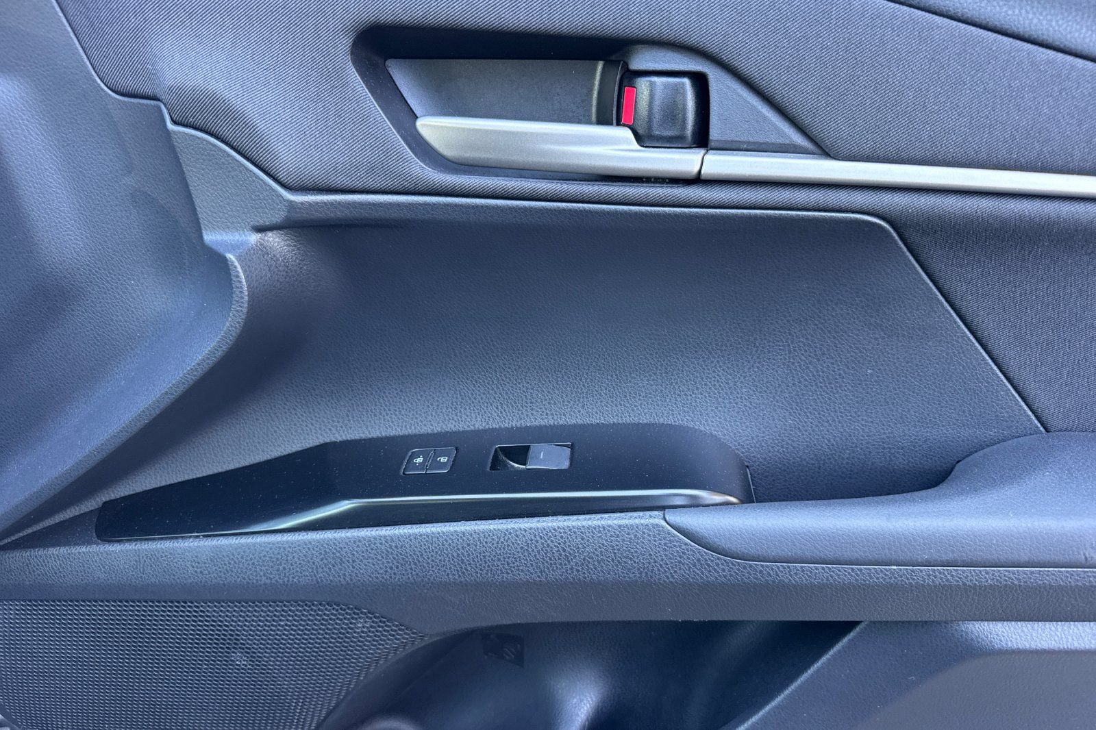 Certified 2025 Toyota Camry LE FWD image 21