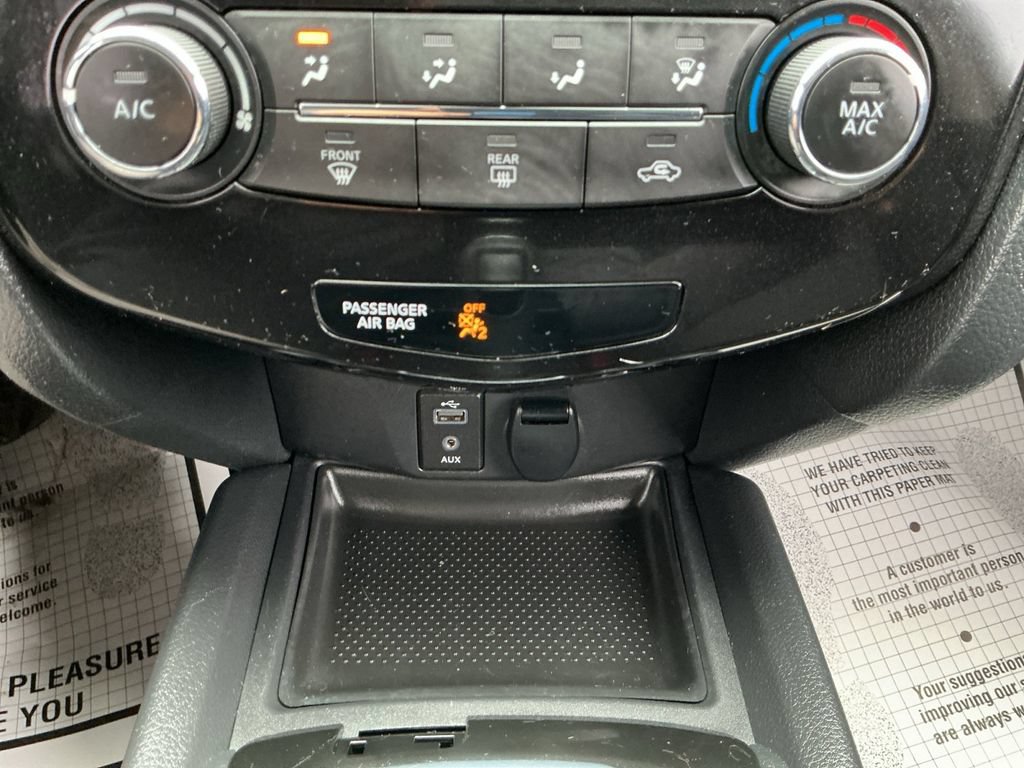 Used 2017 Nissan Rogue S AWD/4WD image 16
