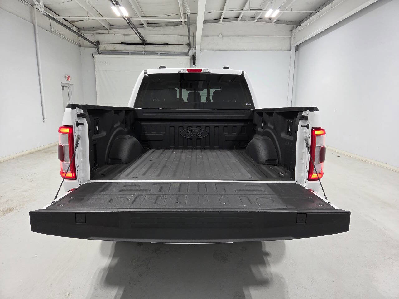 Used 2021 Ford F150 Lariat w/ FX4 Off-Road Package AWD/4WD image 5