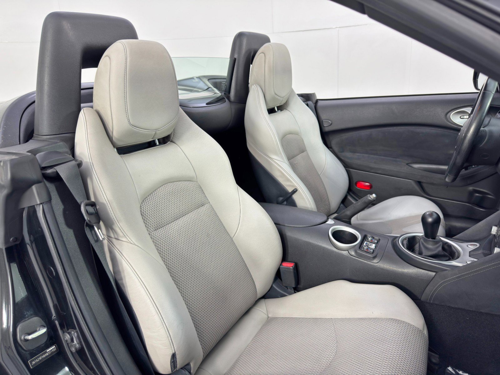 Used 2010 Nissan 370Z Touring w/ Sport Pkg image 31