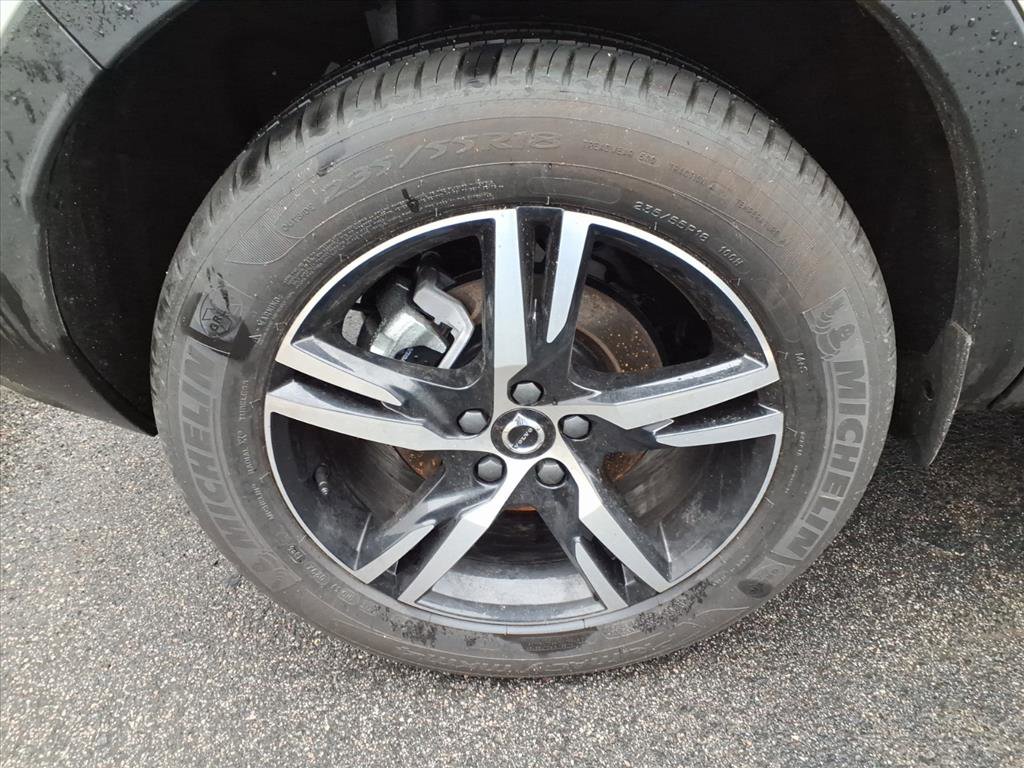 New 2026 Volvo XC40 B4 Core w/ Climate Package FWD image 10