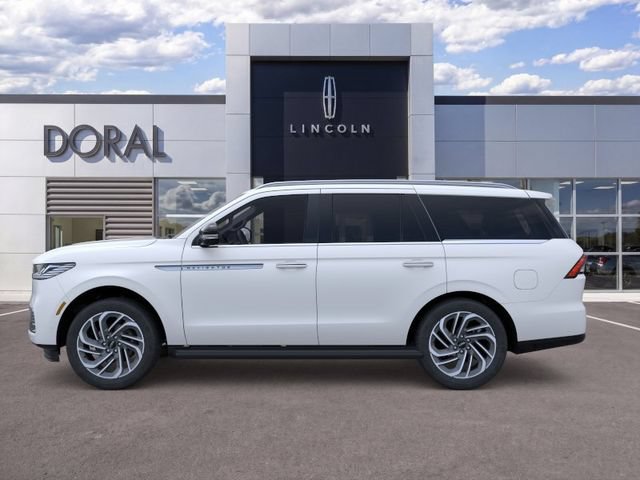 New 2026 Lincoln Navigator Premiere AWD/4WD image 3