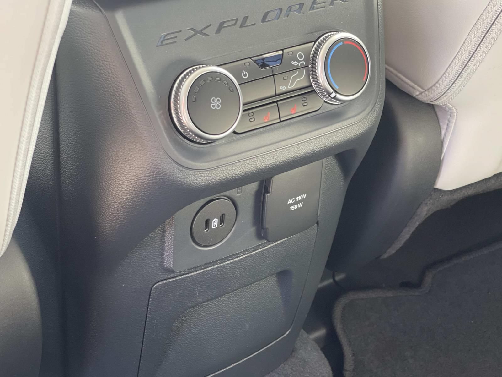 New 2026 Ford Explorer Platinum w/ LUX Leather Package AWD/4WD image 17