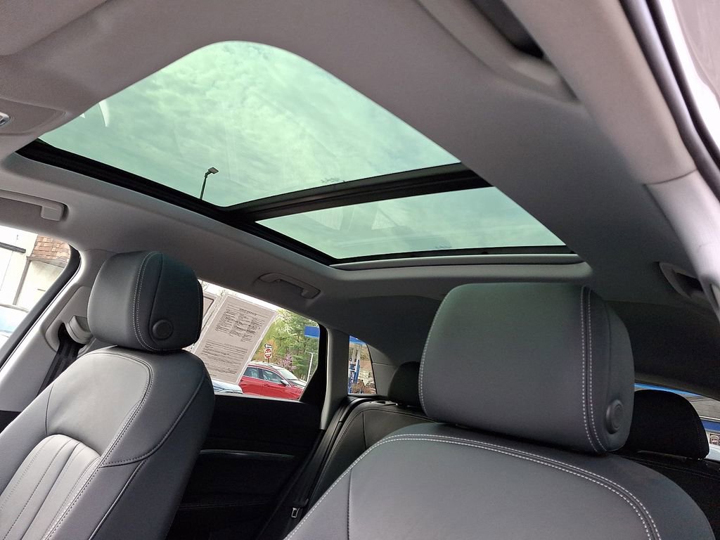 Used 2023 Audi e-tron Premium w/ Convenience Plus Package image 16
