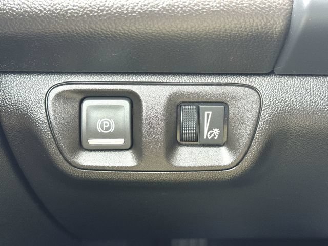Used 2021 GMC Acadia SLE w/ Driver Convenience Package FWD image 18