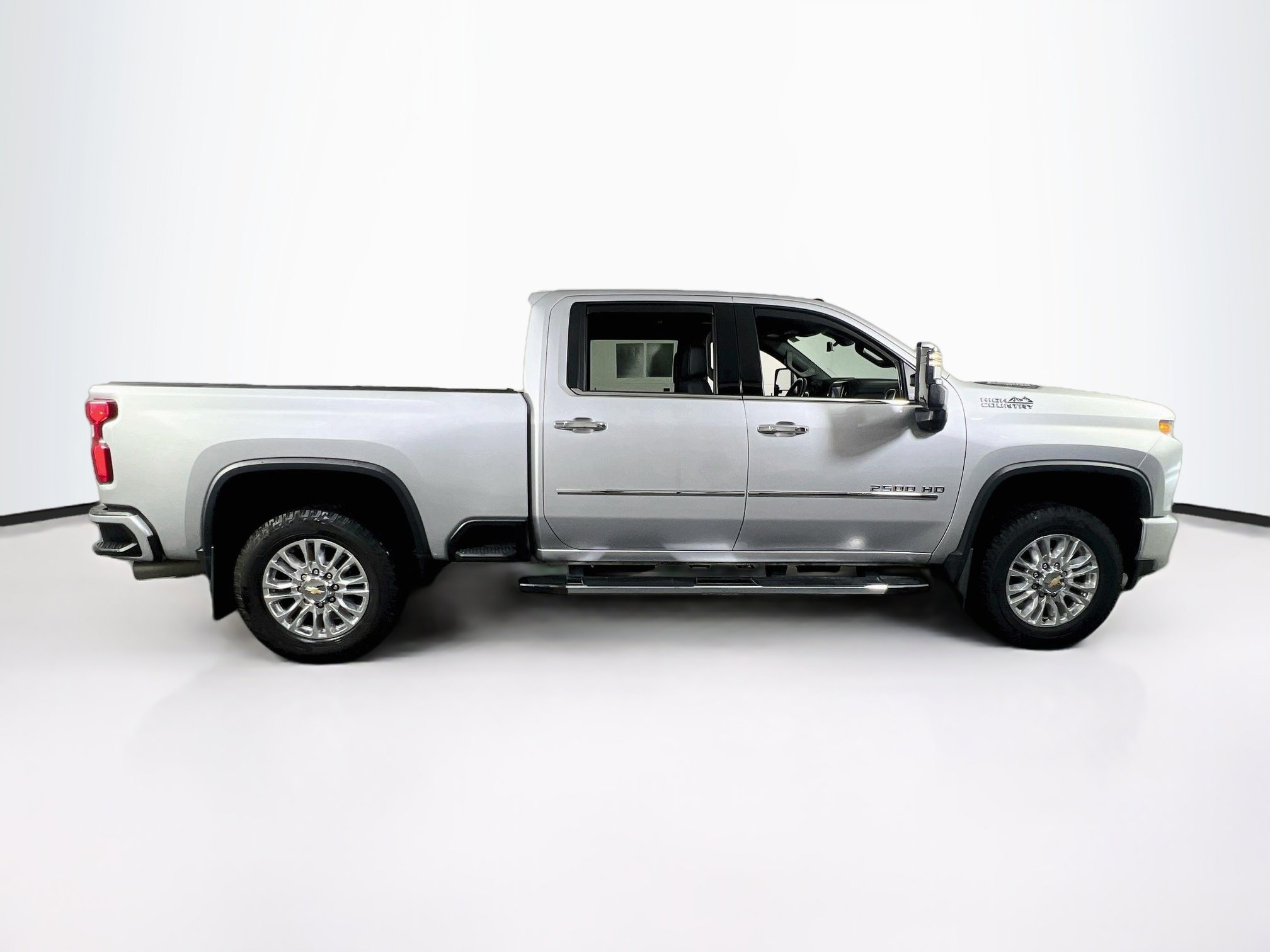 Used 2022 Chevrolet Silverado 2500 High Country w/ Z71 Off-Road Package AWD/4WD image 4