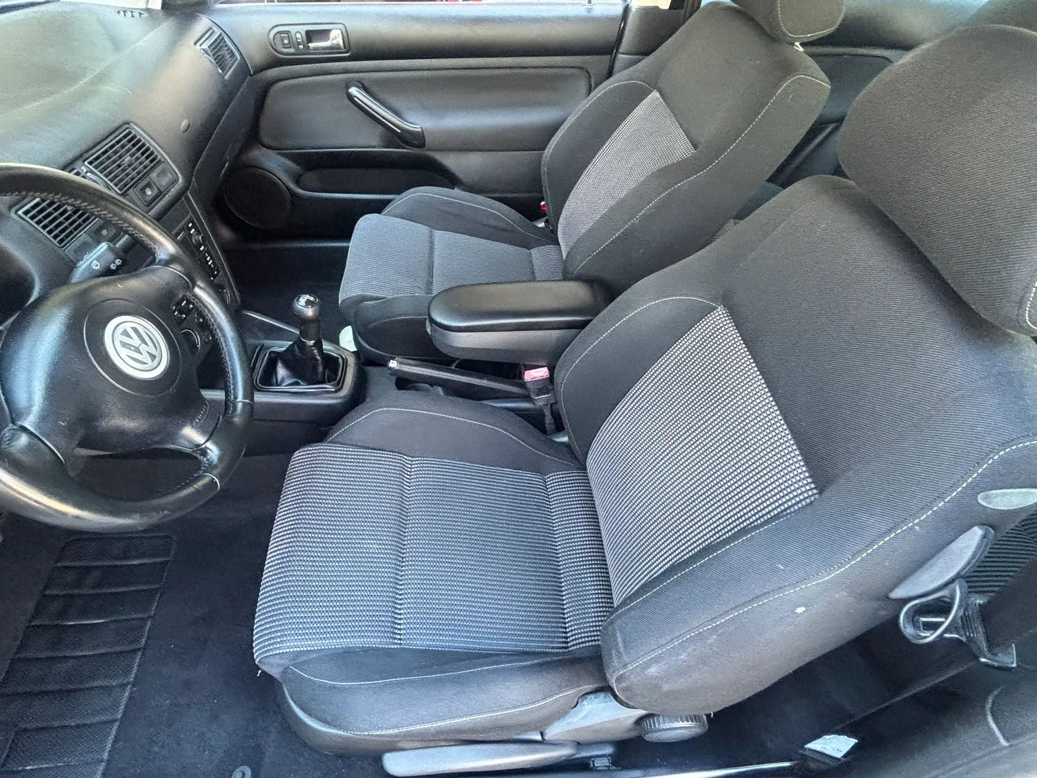 Used 2004 Volkswagen GTI 1.8T FWD image 17