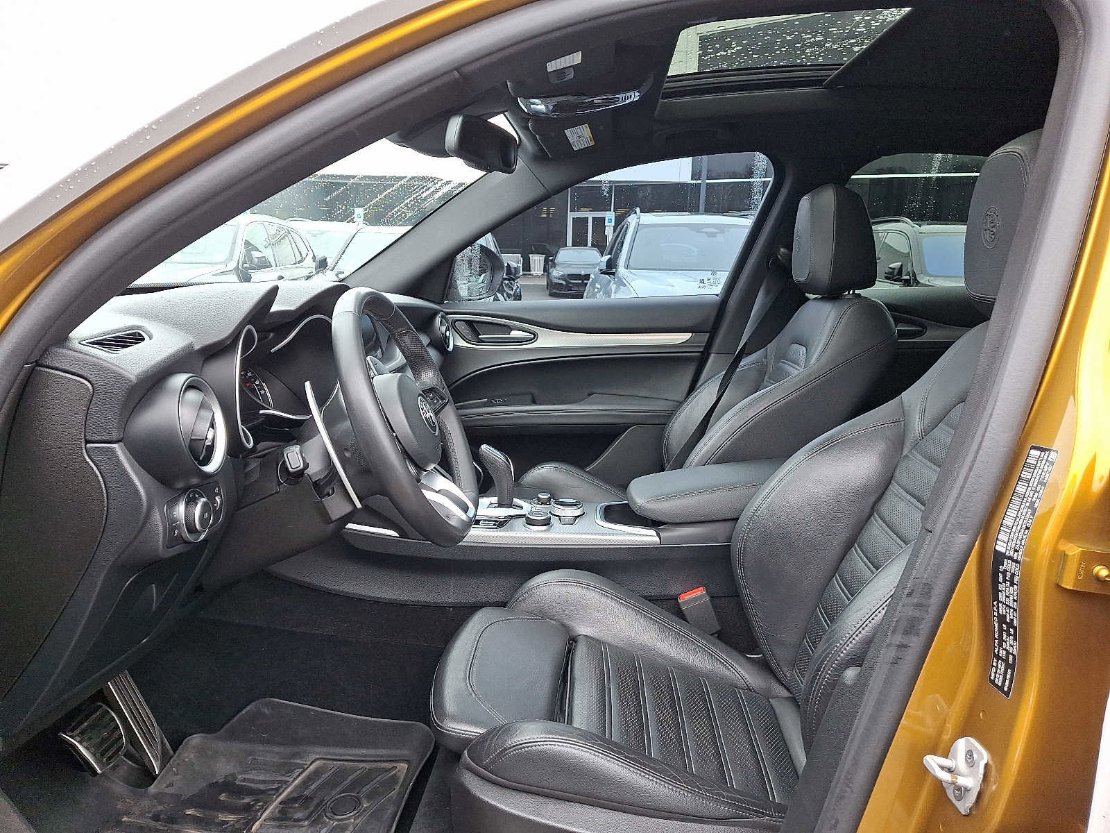 Used 2022 Alfa Romeo Stelvio Veloce image 14