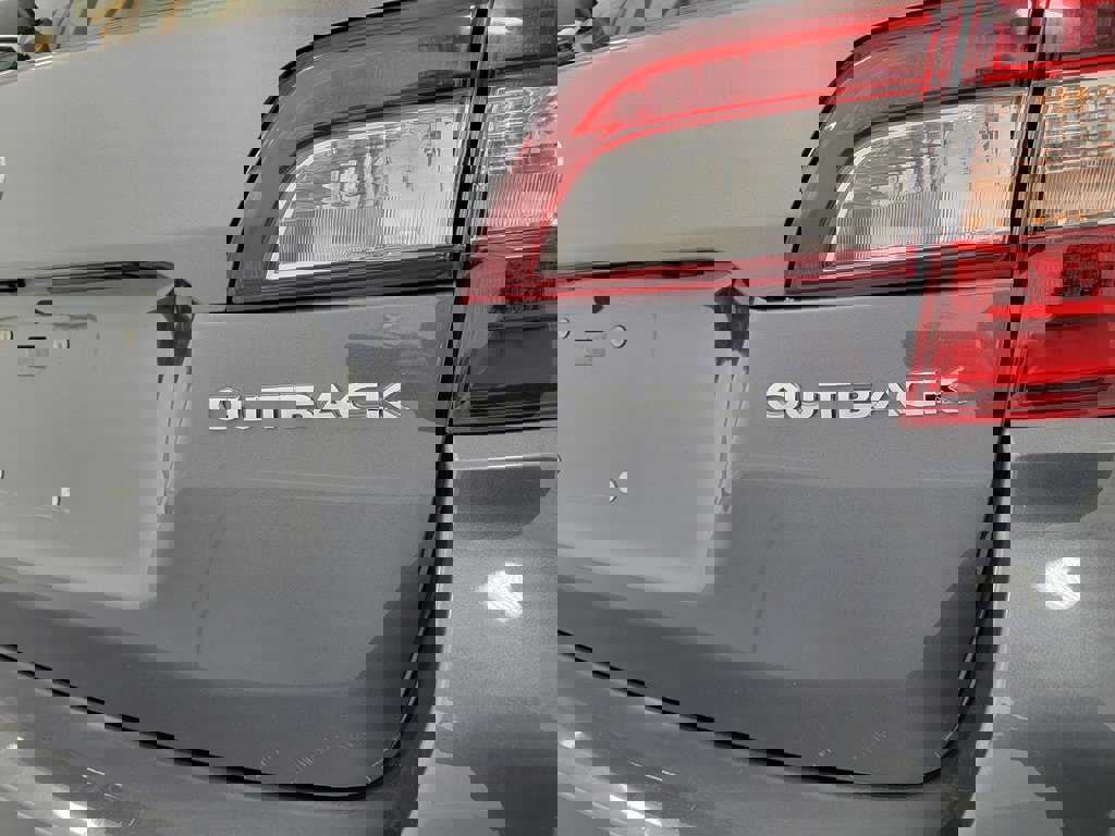 Used 2018 Subaru Outback 2.5i image 8