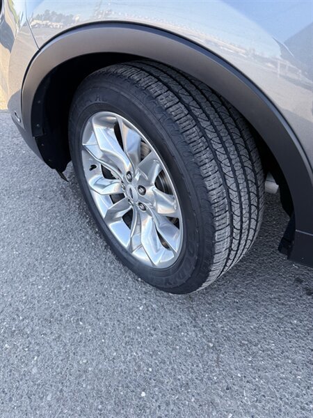 Used 2012 Ford Explorer Limited AWD/4WD image 24