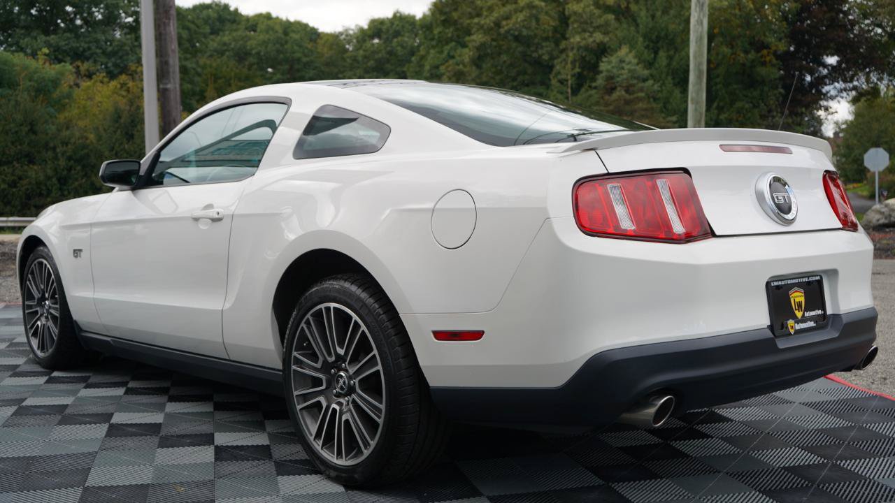 Used 2010 Ford Mustang GT RWD image 12