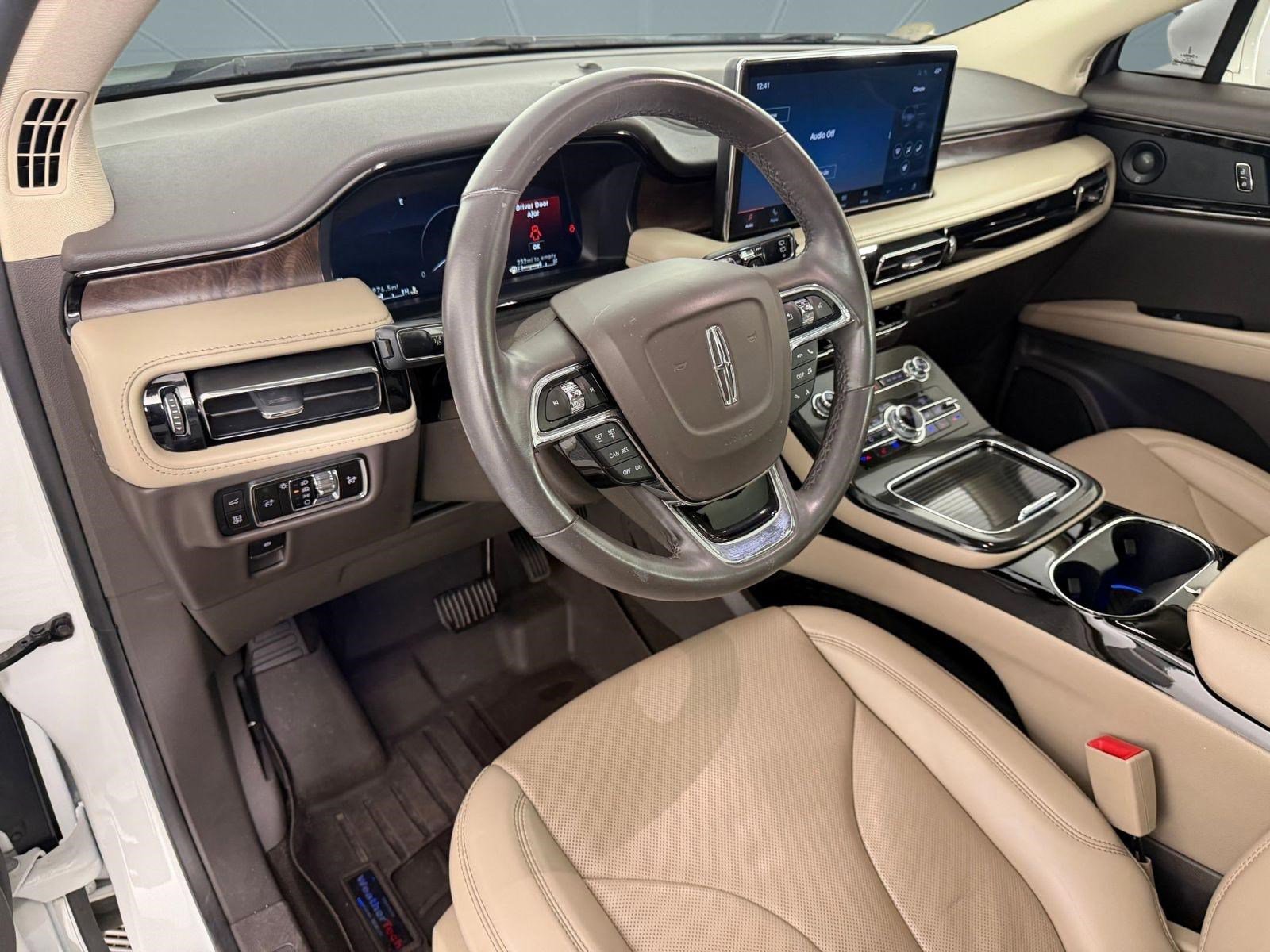 Used 2023 Lincoln Nautilus Reserve w/ Luxury Package image 4