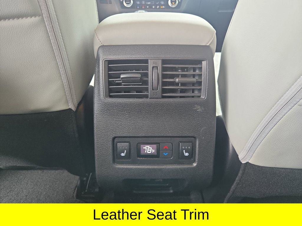 Used 2024 Mitsubishi Outlander SEL FWD image 16