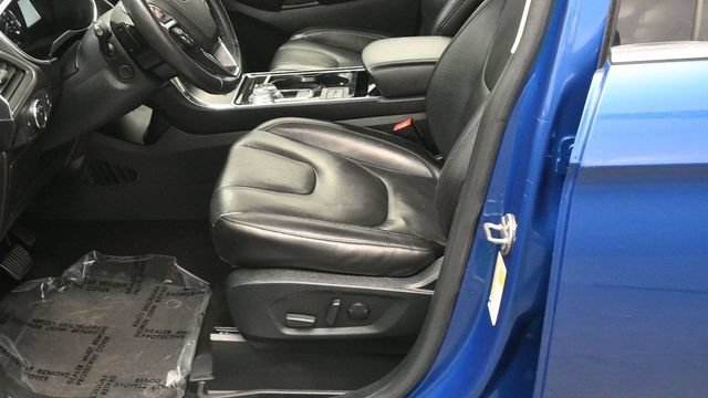 Used 2020 Ford Edge Titanium AWD/4WD image 11