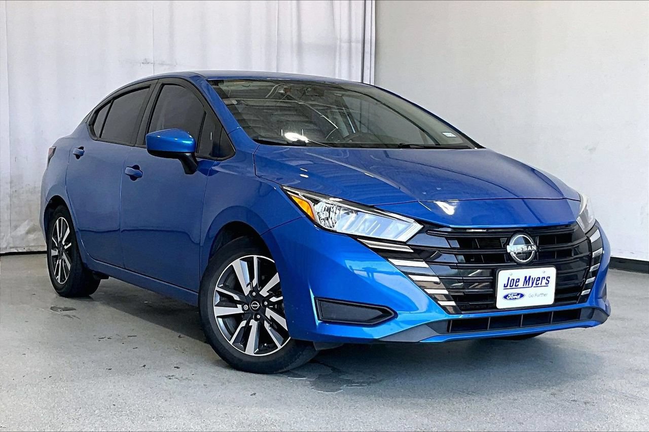 Used 2023 Nissan Versa SV FWD image 1