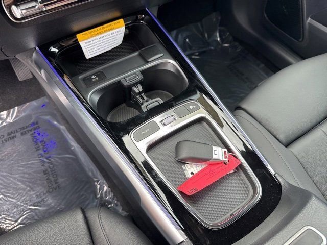 New 2025 Mercedes-Benz GLB 250 image 22