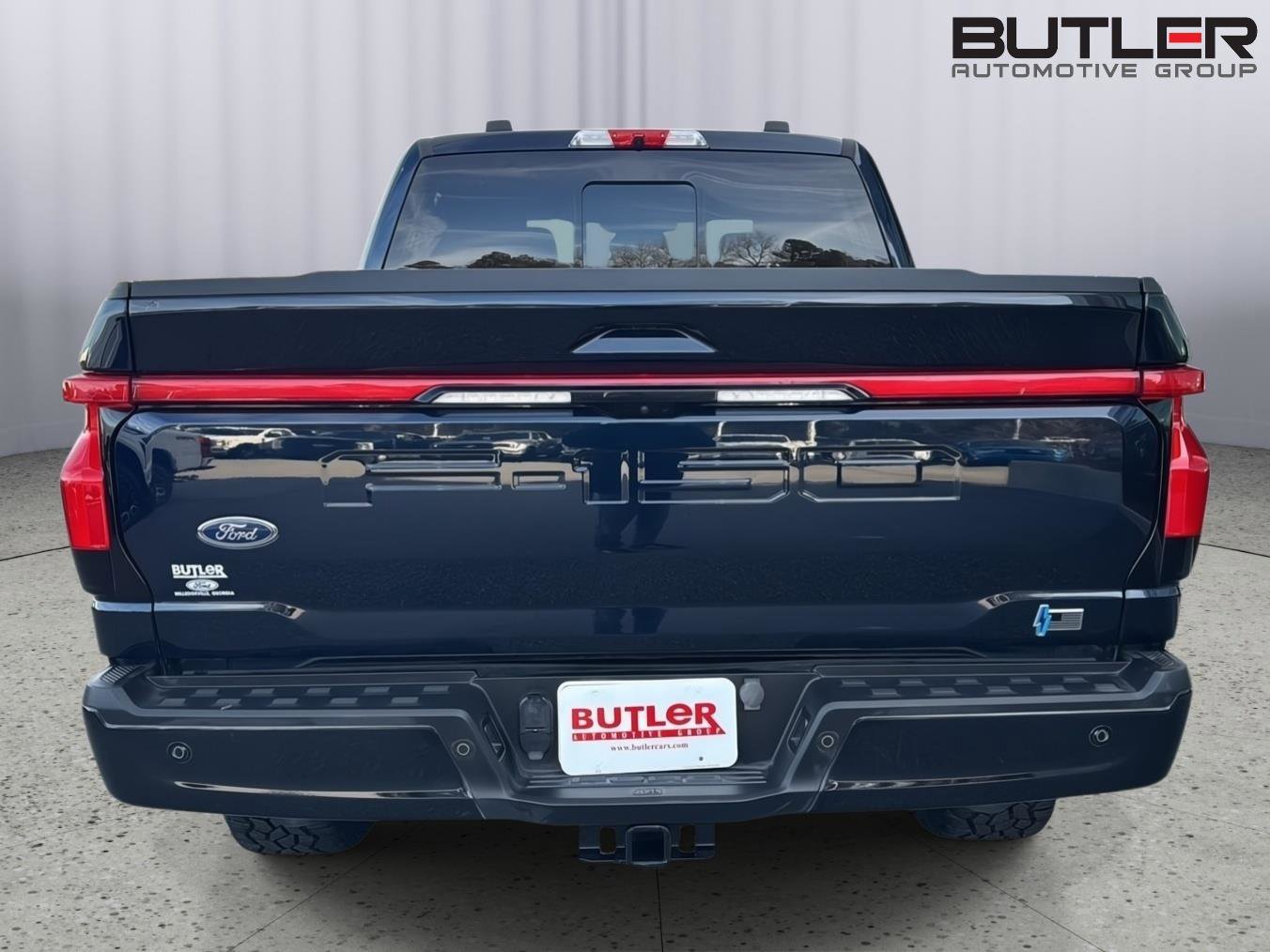 Used 2023 Ford F150 Lightning Lariat image 4