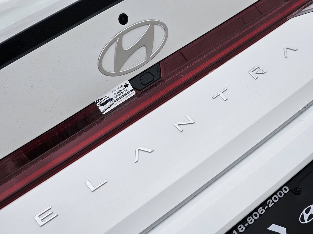 New 2026 Hyundai Elantra SEL FWD image 11