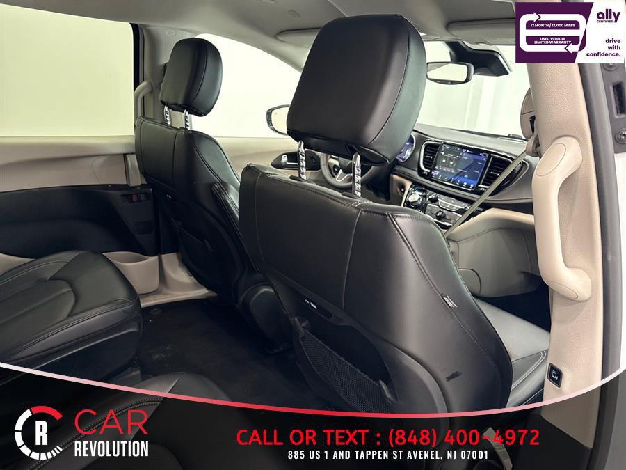 Used 2024 Chrysler Pacifica Limited FWD image 76