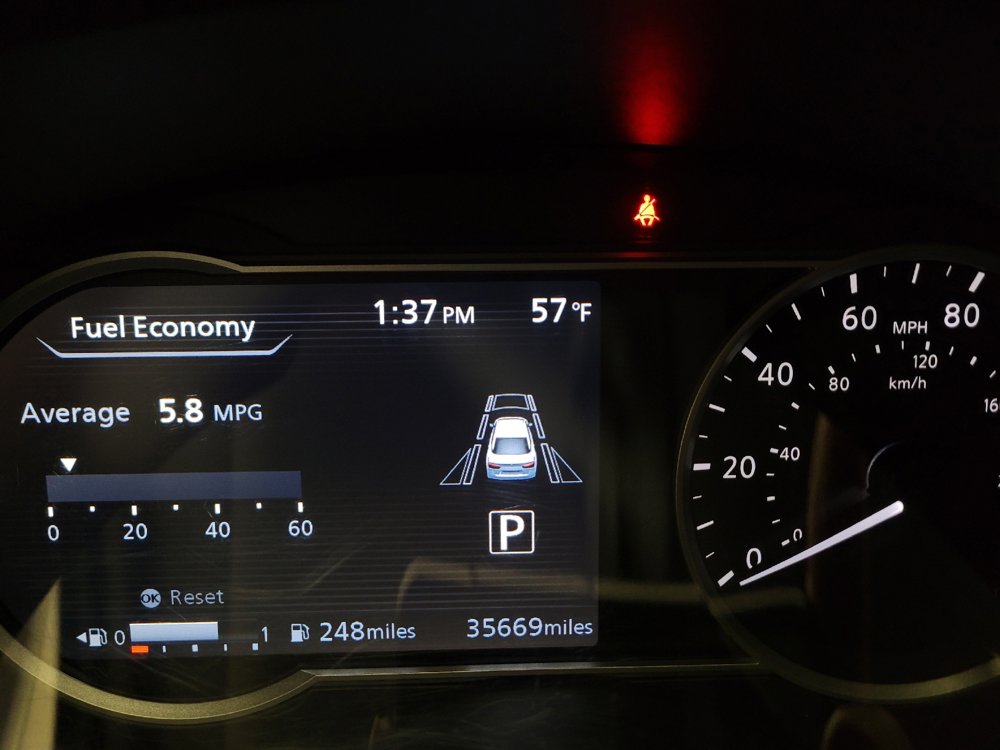 Used 2021 Nissan Versa SV FWD image 23