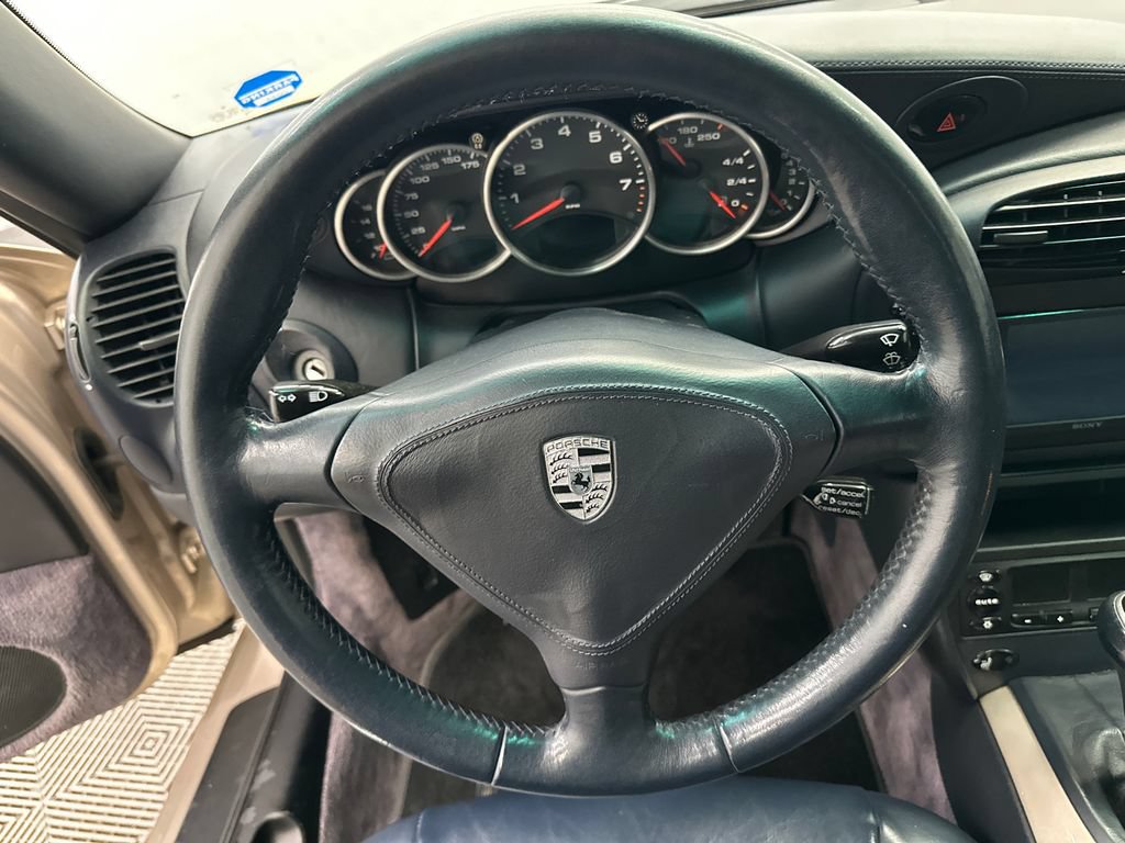 Used 2000 Porsche 911 Carrera RWD image 17
