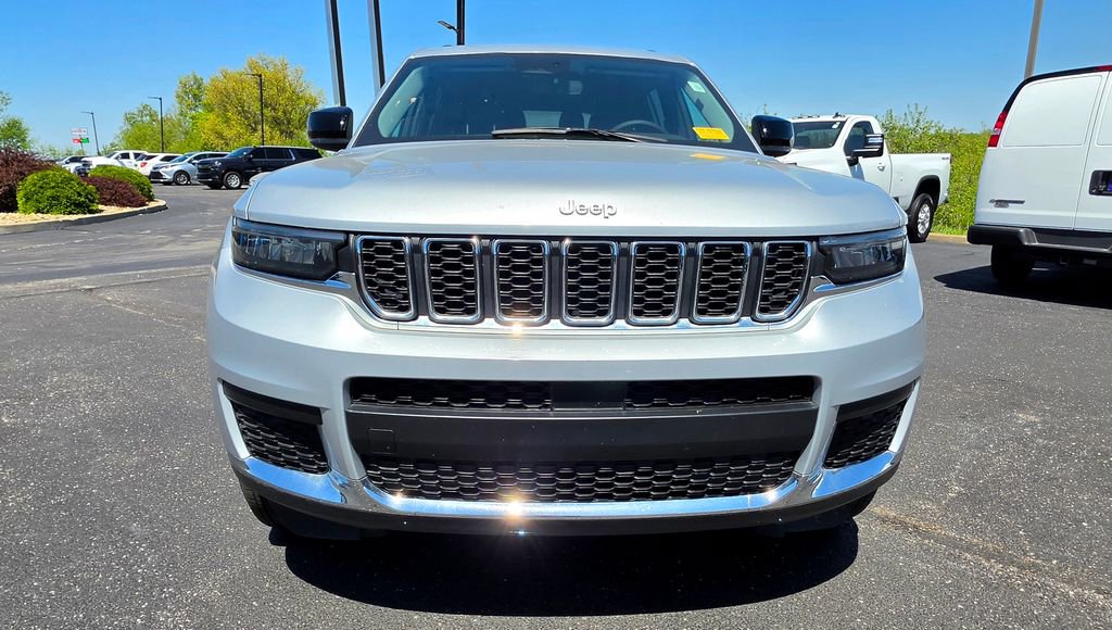 Used 2024 Jeep Grand Cherokee L Laredo AWD/4WD image 15