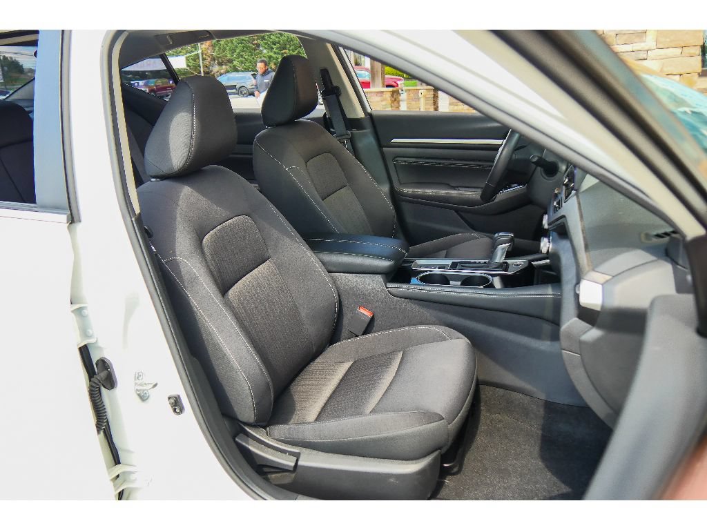 Used 2023 Nissan Altima 2.5 SV w/ SV Premium Package AWD/4WD image 16