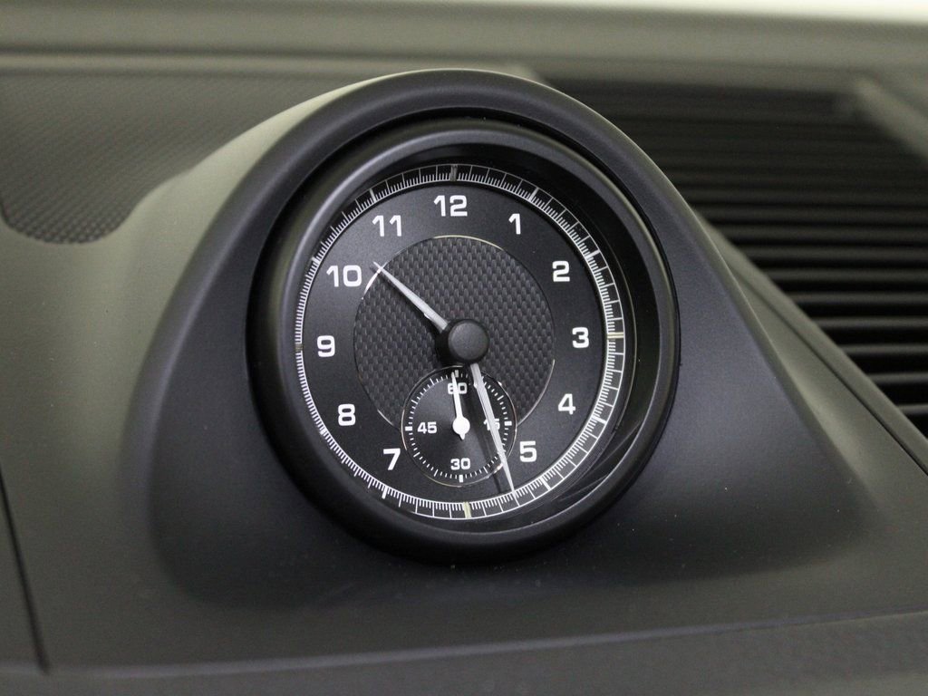 Certified 2025 Porsche Macan image 24