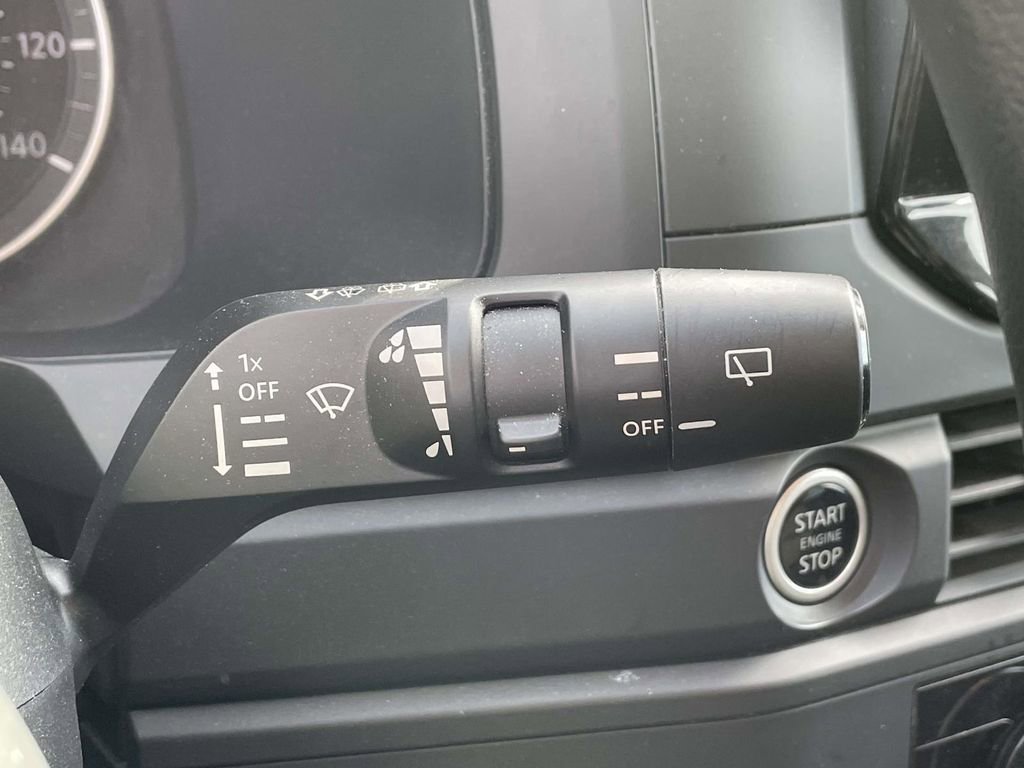 Used 2024 Nissan Pathfinder S image 23