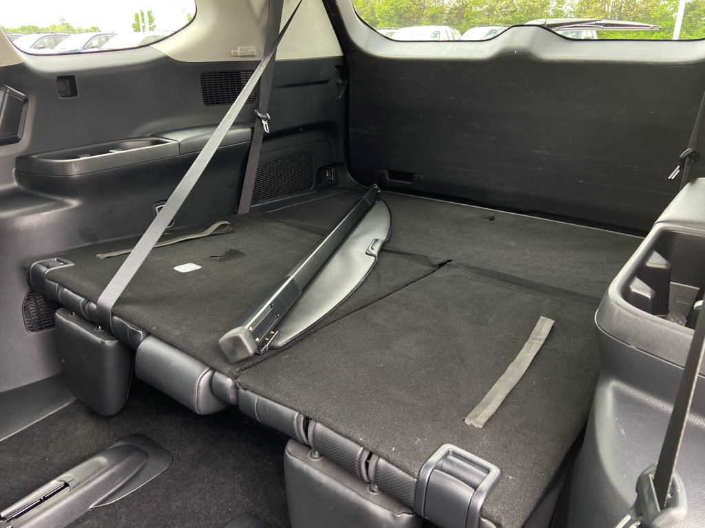 Used 2025 Toyota Grand Highlander AWD image 12
