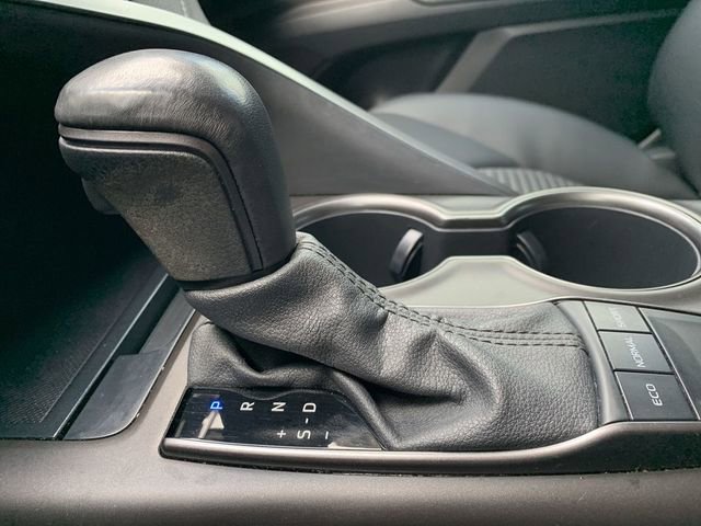 Used 2022 Toyota Camry SE w/ Convenience Package FWD image 25