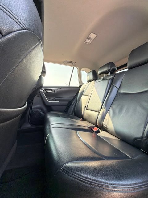Used 2019 Toyota RAV4 XLE FWD image 12