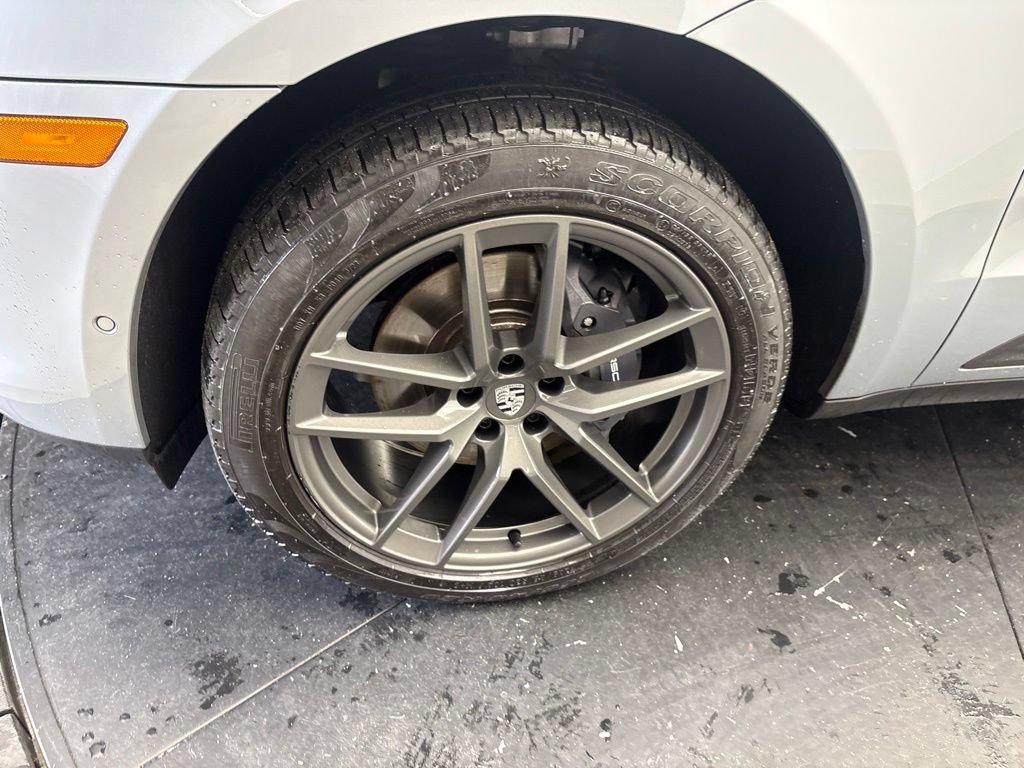Certified 2024 Porsche Macan Turbo AWD/4WD image 14
