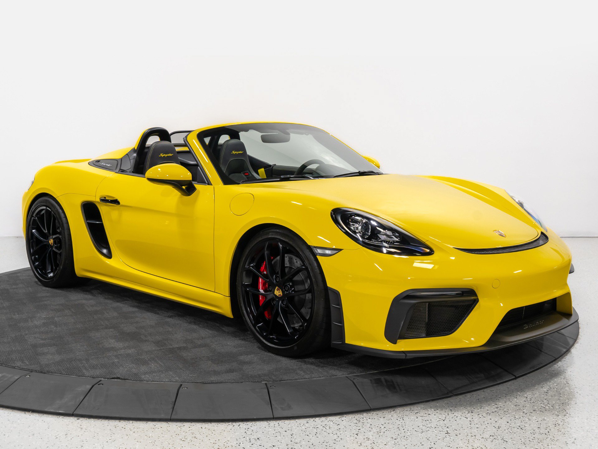 Used 2022 Porsche 718 Boxster Spyder RWD image 11