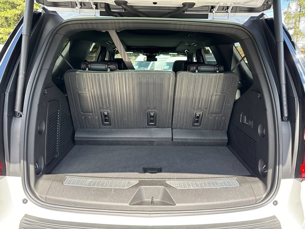 Used 2025 GMC Yukon AT4 AWD/4WD image 18