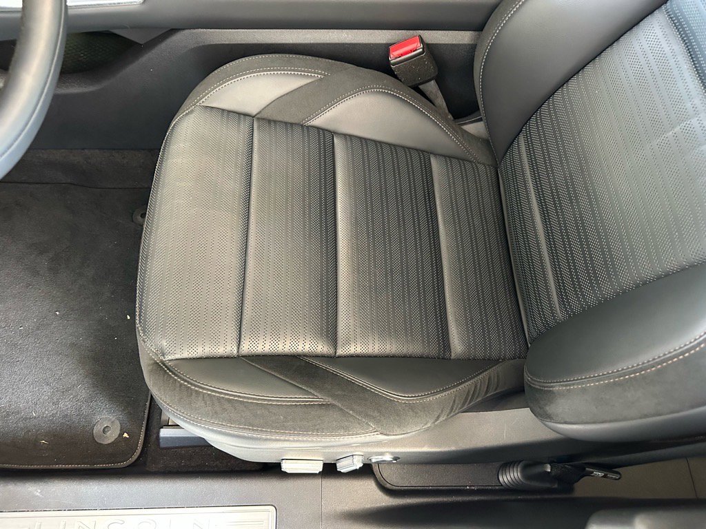 Used 2024 Lincoln Nautilus Reserve w/ Equipment Group 202A image 23