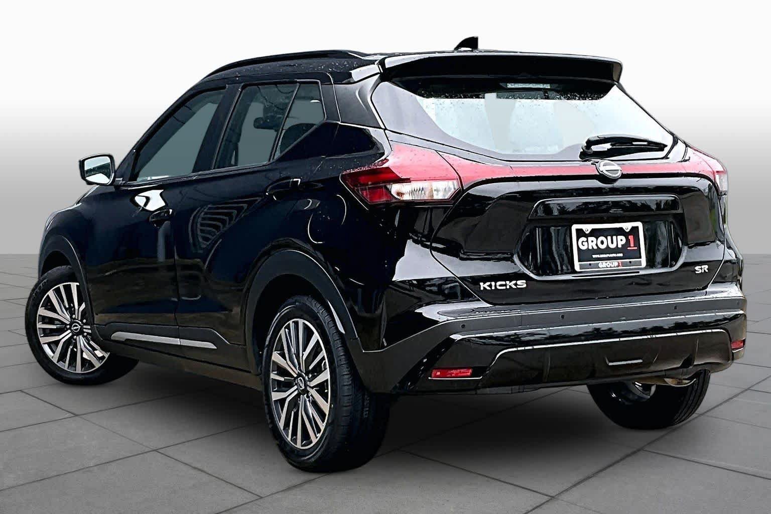 Certified 2024 Nissan Kicks SR FWD image 12