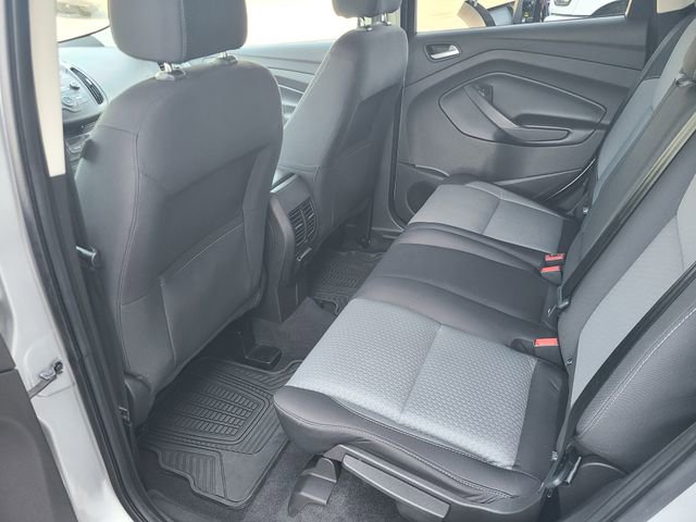 Used 2017 Ford Escape SE w/ SE Cold Weather Package AWD/4WD image 17