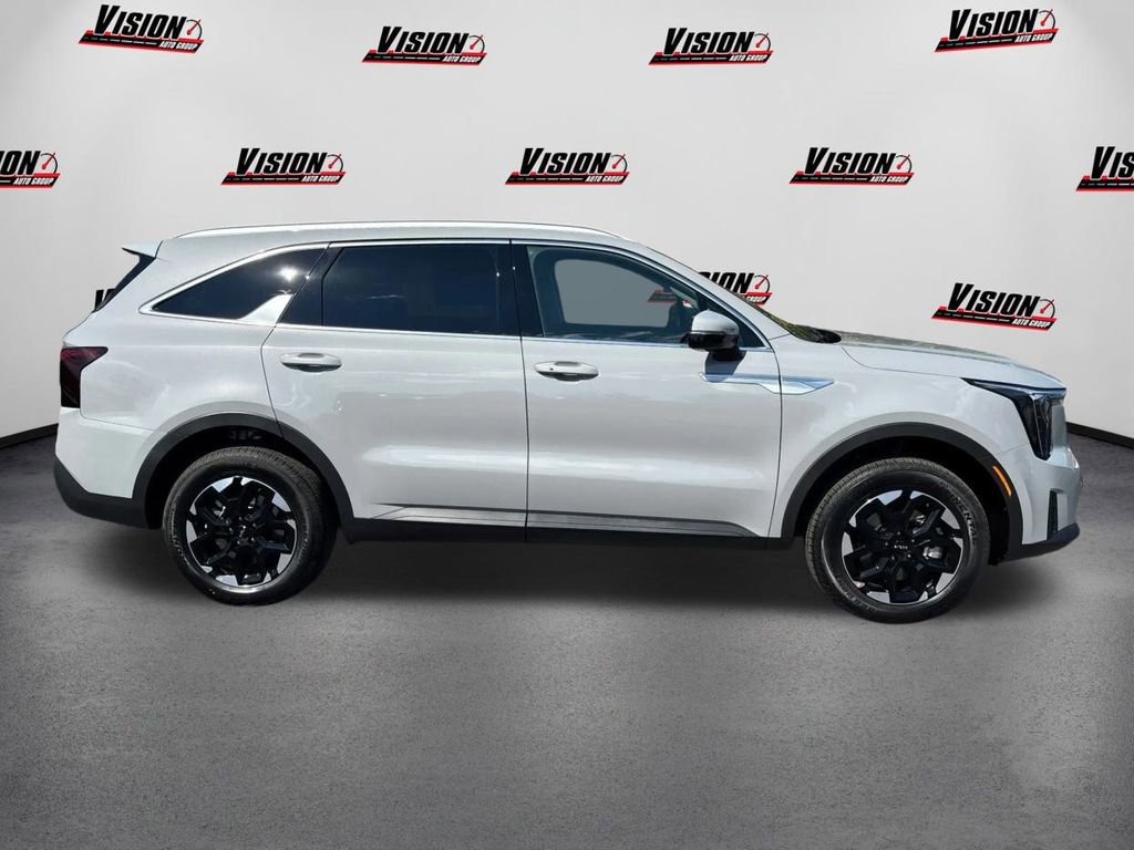 New 2026 Kia Sorento S image 4