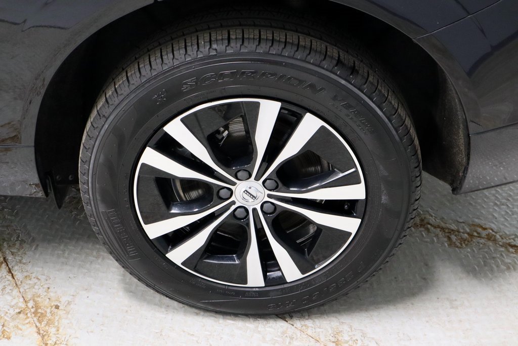 Used 2024 Volvo XC60 T8 Core image 18