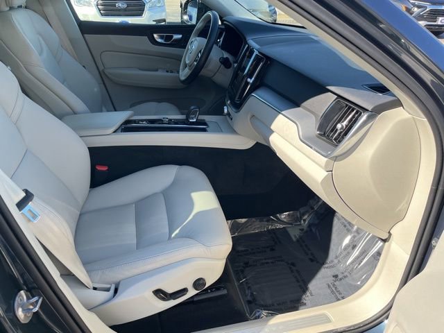 Used 2024 Volvo XC60 B5 Core w/ Protection Package Premier image 10