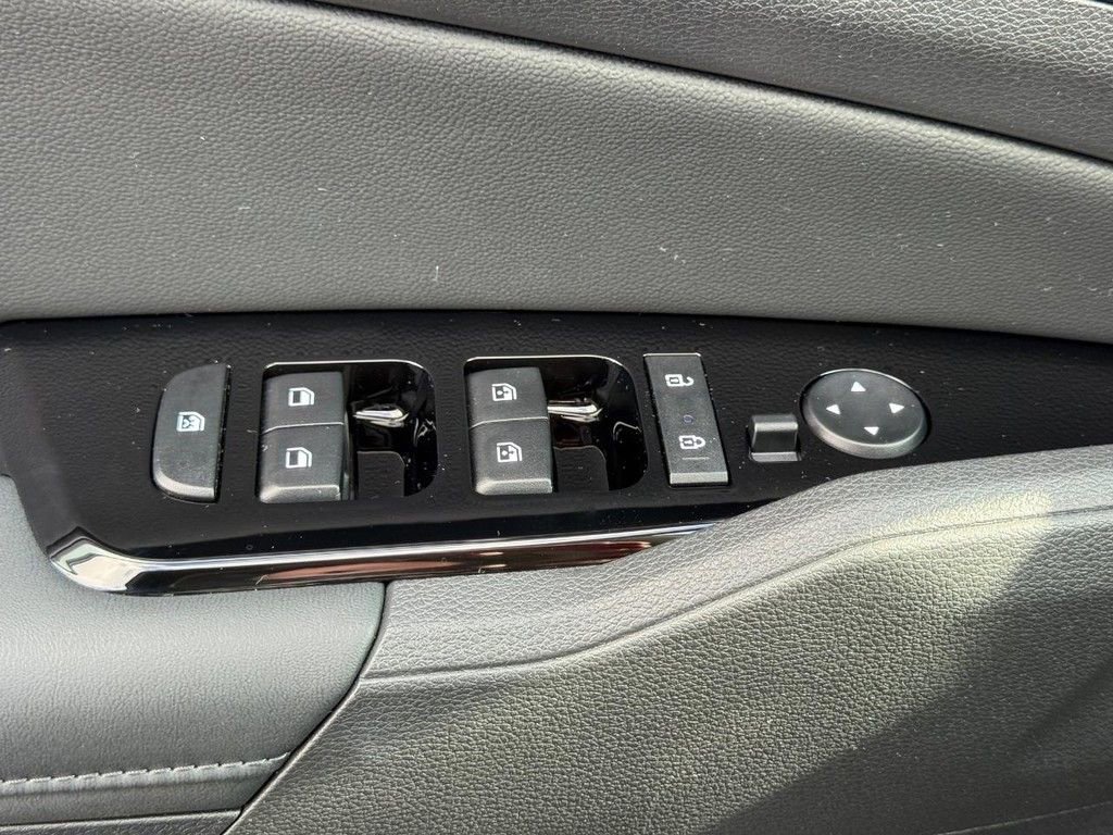 Used 2025 Kia Sportage EX w/ EX Premium Package image 19