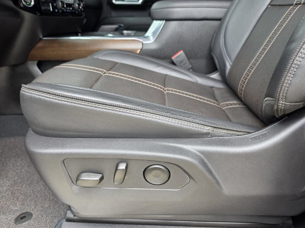 Used 2024 Chevrolet Silverado 3500 High Country w/ Technology Package AWD/4WD image 15