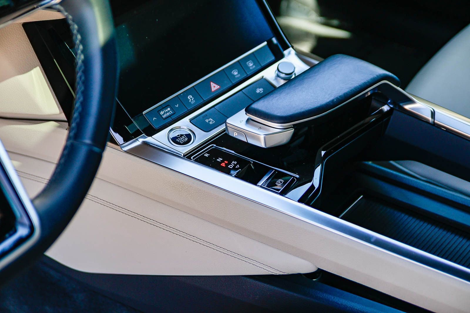 Used 2023 Audi e-tron Premium w/ Convenience Plus Package image 21