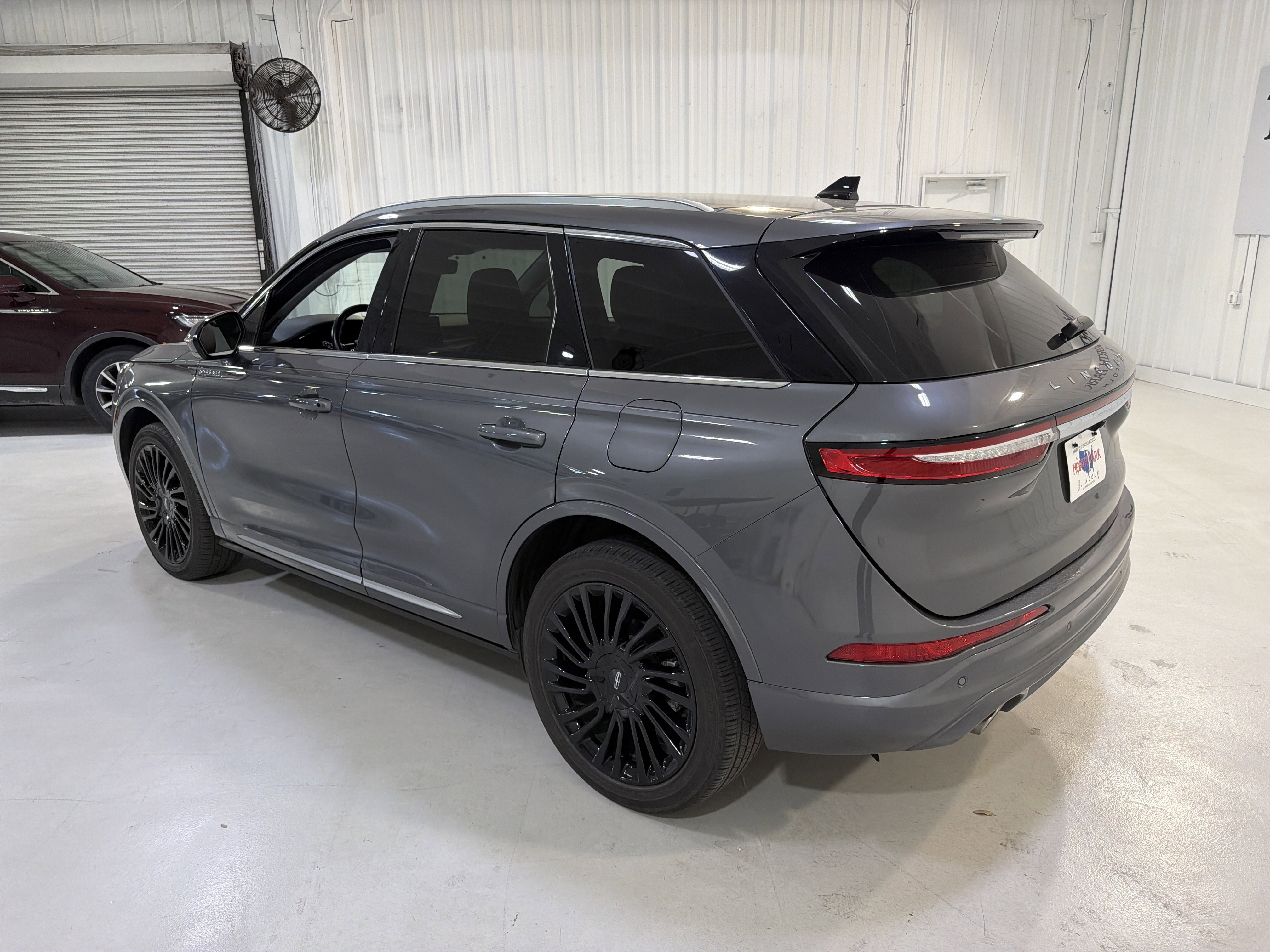 Used 2022 Lincoln Corsair Reserve w/ Luxury Package image 3