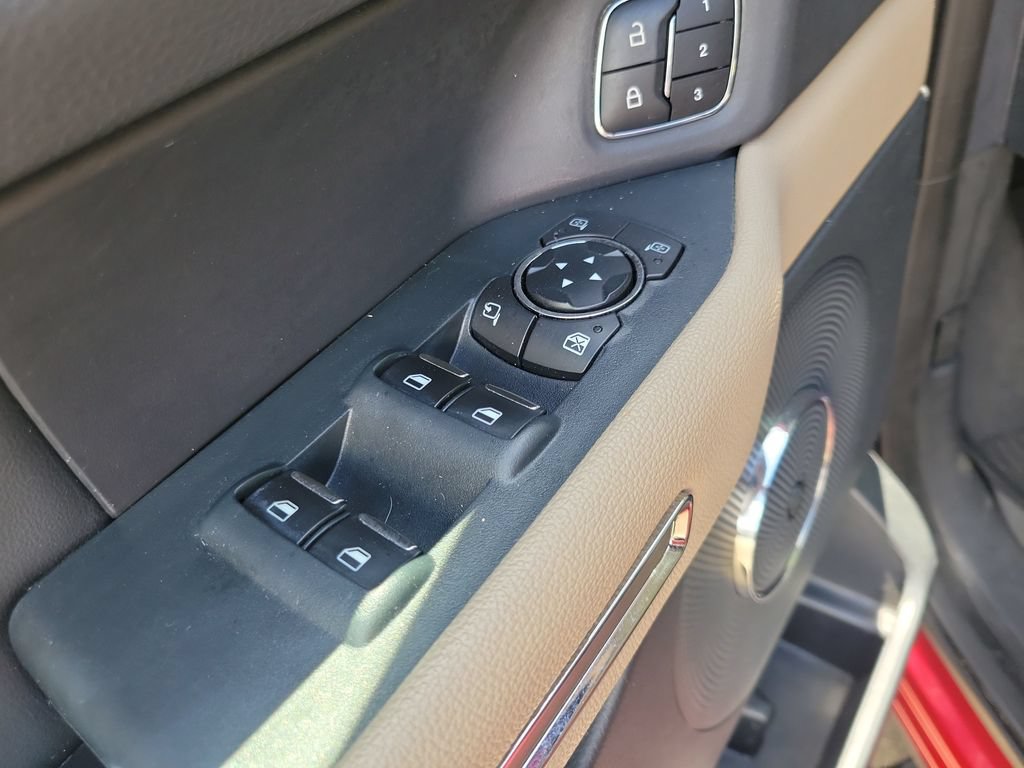 Used 2022 Ford Expedition Limited RWD image 14